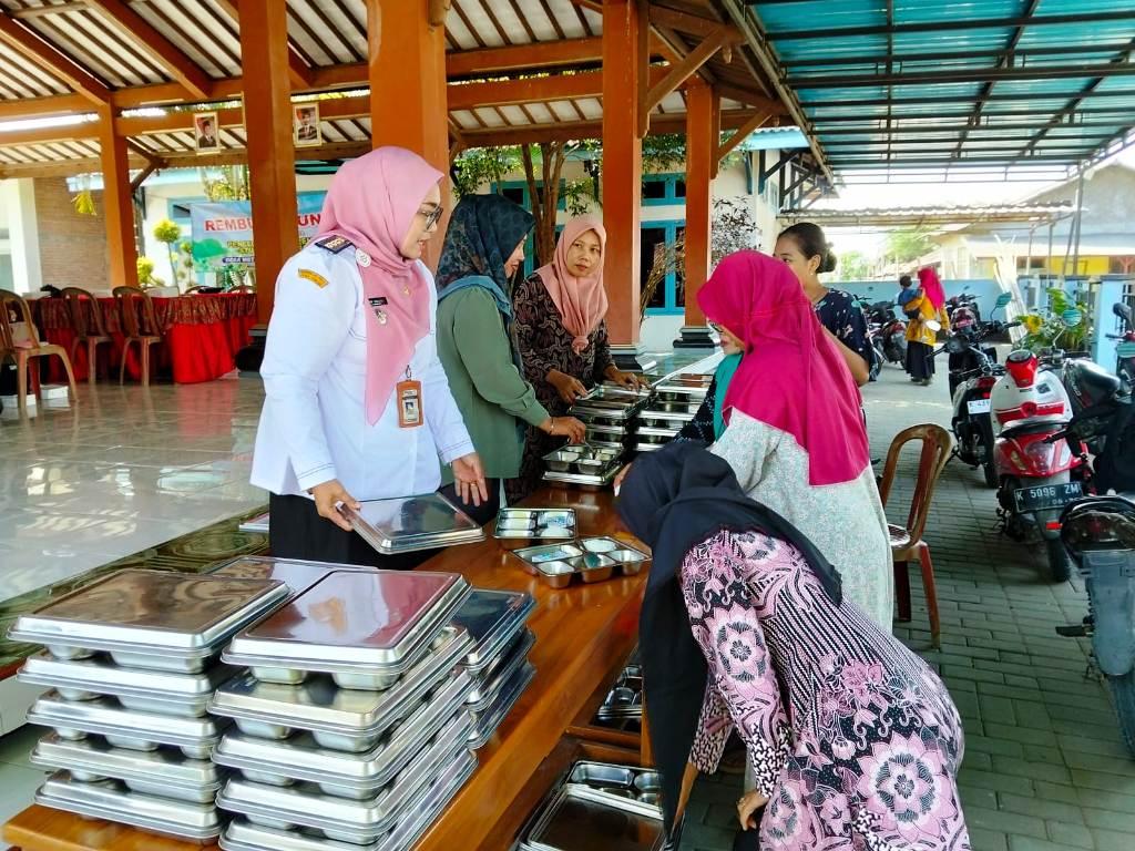 Camat Kaliori Tinjau Pelaksanaan Program MBG di Desa Meteseh, Pastikan Menu Sesuai Standar Gizi