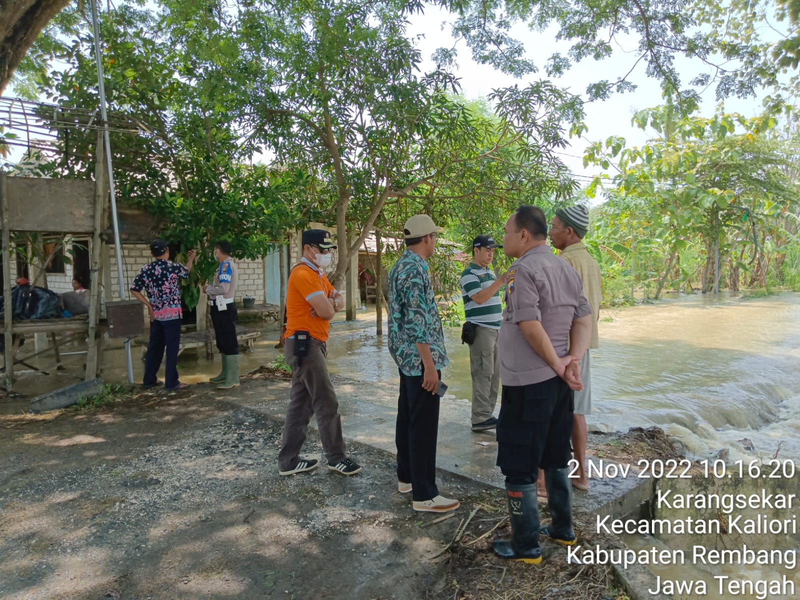 HUJAN LEBAT, BANJIR DATANG